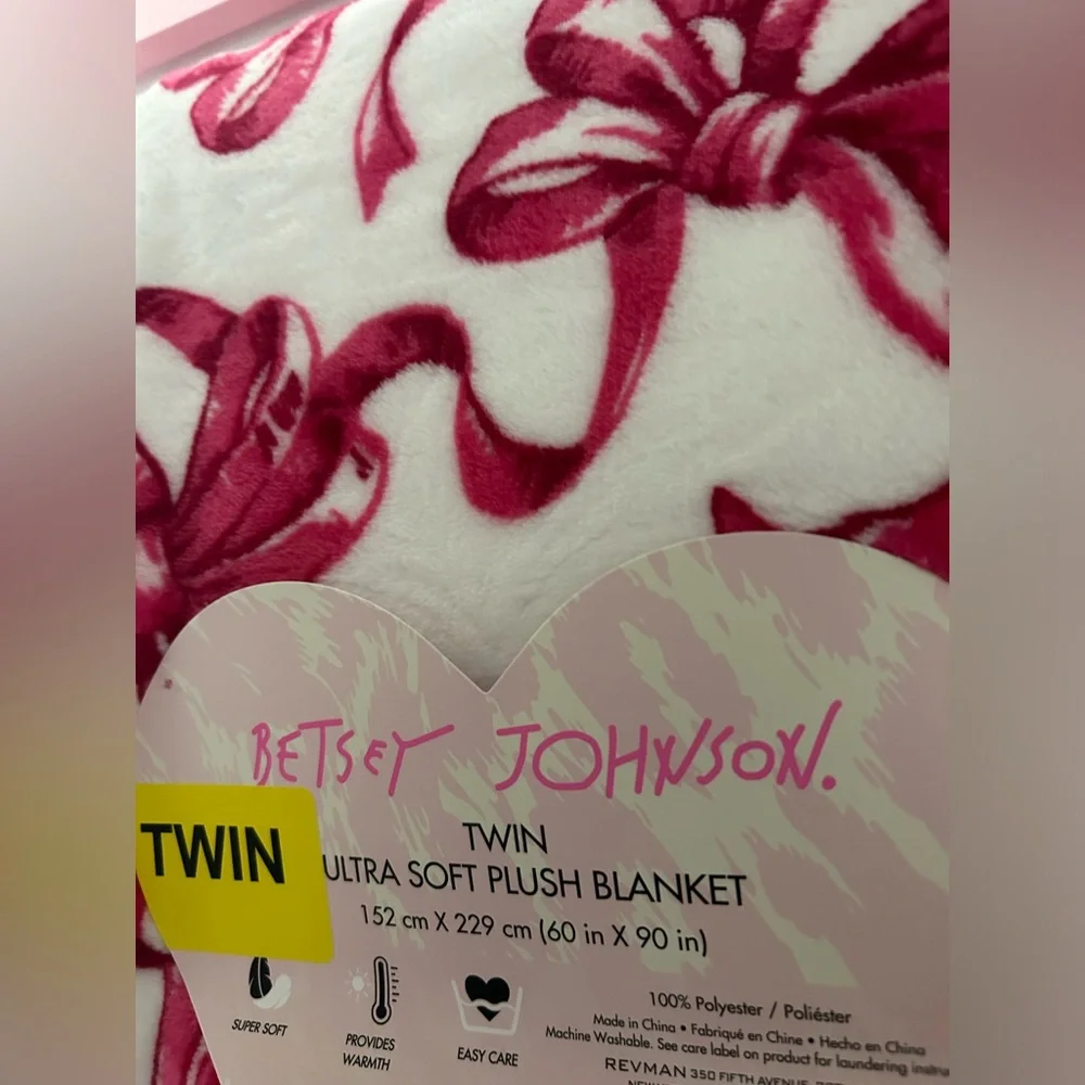white Pink Bow throw Blanket